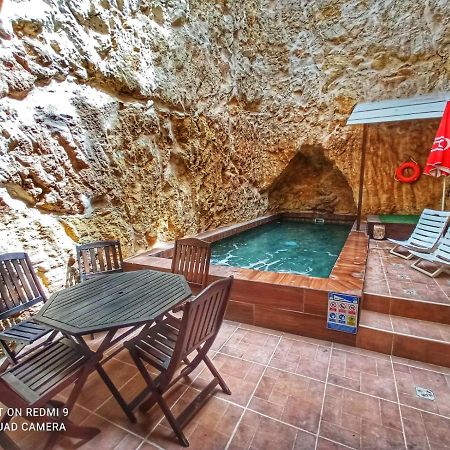 Town House With Private Pool In Village Centre Kalkara Exterior photo